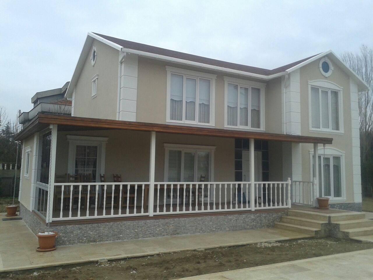 Köyde Çelik Ev Yaşamı Nasıl? Doğayla Uyumlu Modern Bir Hayat